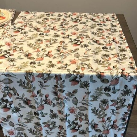 4 Multicolor 25W x 84L Floral Curtains - Picture 1 of 4